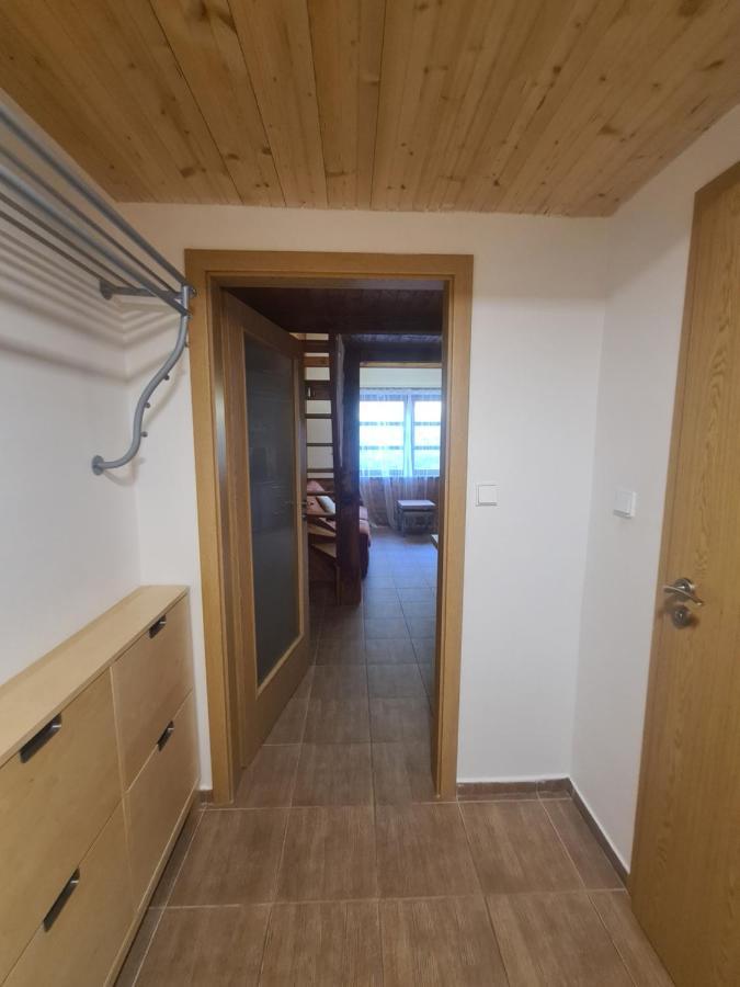 Cihlarka - Lisci Doupe 110 Apartment Пец под Снежко Екстериор снимка