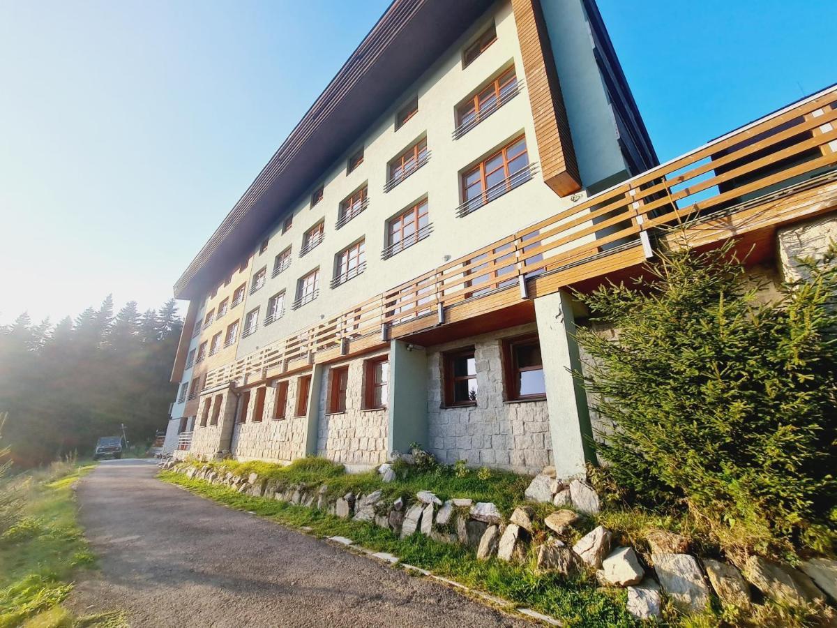 Cihlarka - Lisci Doupe 110 Apartment Пец под Снежко Екстериор снимка